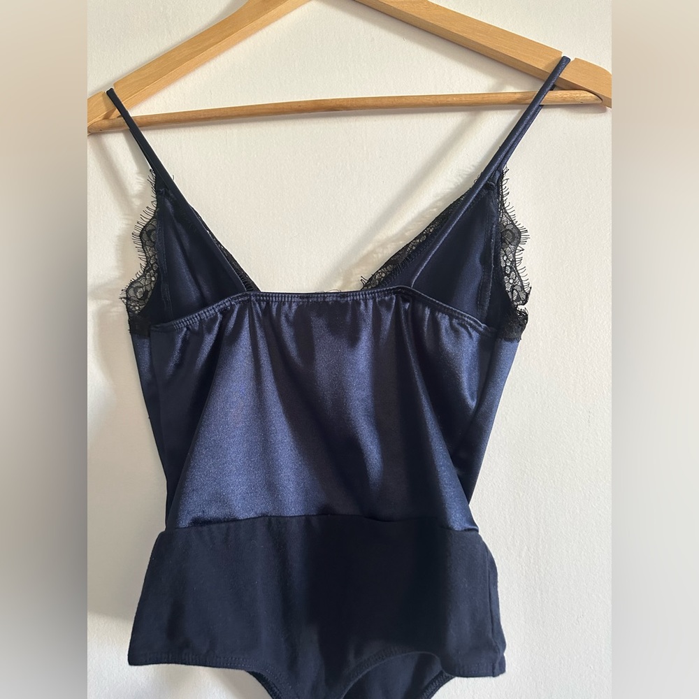 Free Press Navy Blue Velvet Lace Edge Tank Bodysuit Size XS EUC - Picture 5 of 7